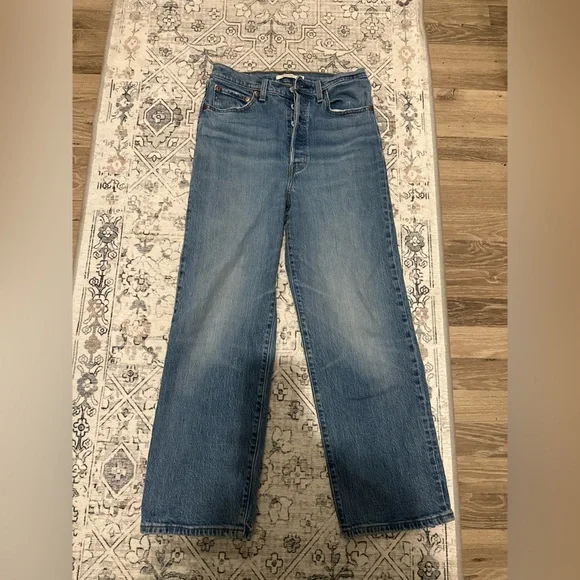 Levi’s Ribcage Straight - Picture 2 of 8